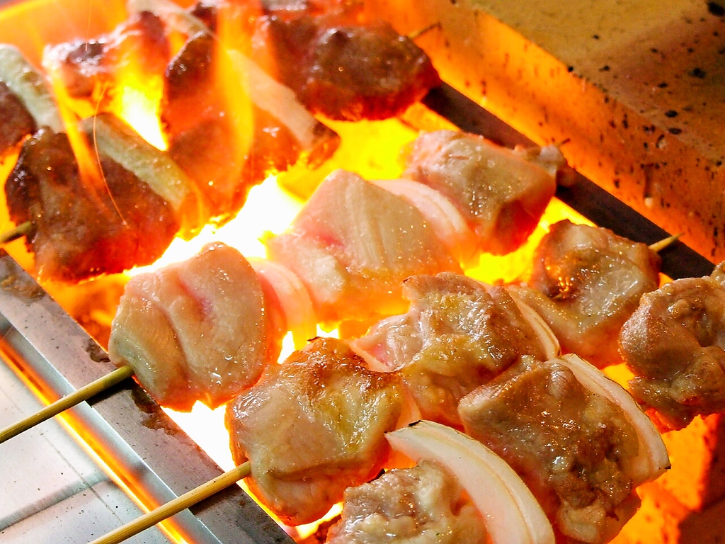 こだわり！毎日手打ち串の『炭火串焼き』  ！安い旨い！1本180円～