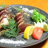 お客様に安心してお食事を愉しんでいただけるよう、衛生管理を徹底しております藁焼きの香りとともに清潔な空間を維持。各所の除菌はもちろん、席の間隔にも配慮した上質な和空間で、心ゆくまで土佐の味覚と地酒の余韻をご堪能ください。