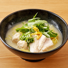 濃厚軍鶏だし白湯ラーメン