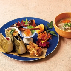 結び膳