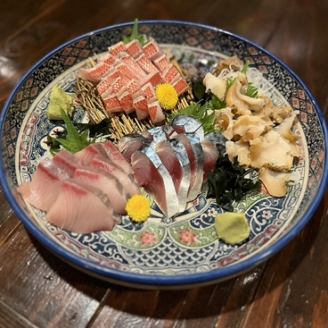 地鶏料理と旬魚 居酒屋 楽いちのおすすめ料理1