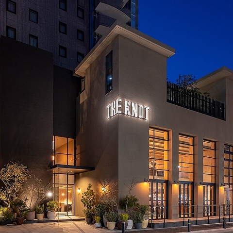 イタリア薪窯で焼き上げるナポリピッツァと阿蘇産チーズ、九州食材のタパス等◎