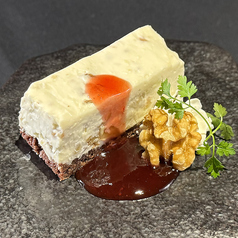 自家製・生レアチーズケーキ