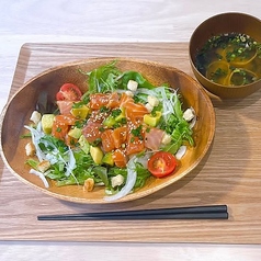 トロサーモンのポキ丼