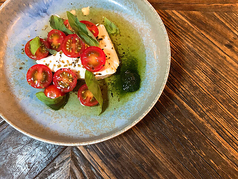 自家製生モッツァレラとミニトマトのカプレーゼ