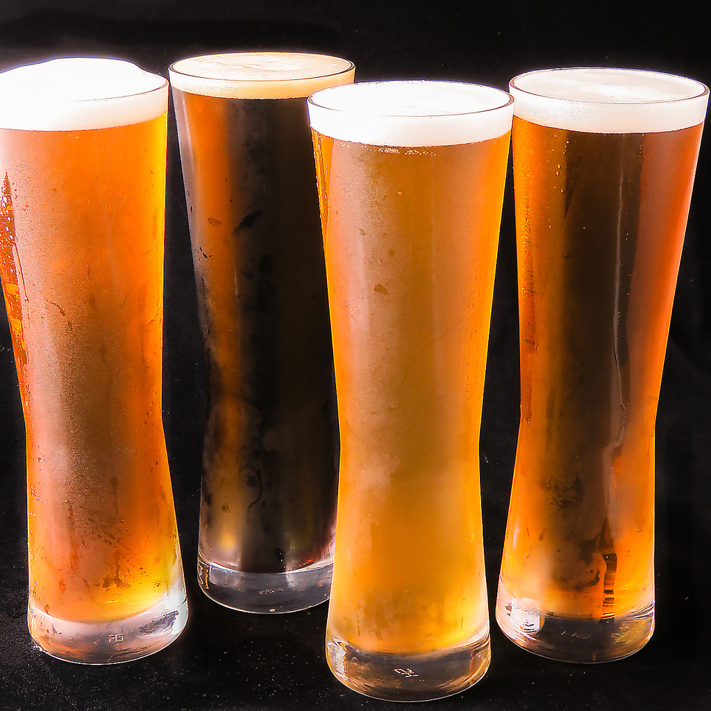 職人が遊び心と感性を詰め込んでつくったクラフトビールはregularとsmall、2サイズご用意◎