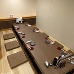 当店名物。秘伝のタレでどぶ漬け唐揚げ