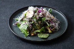 アボカドとマッシュルーム くるみのサラダ