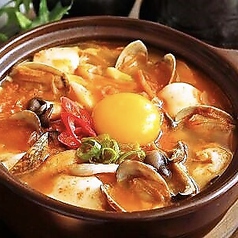 美容や健康に嬉しい★純豆腐チゲ定食など