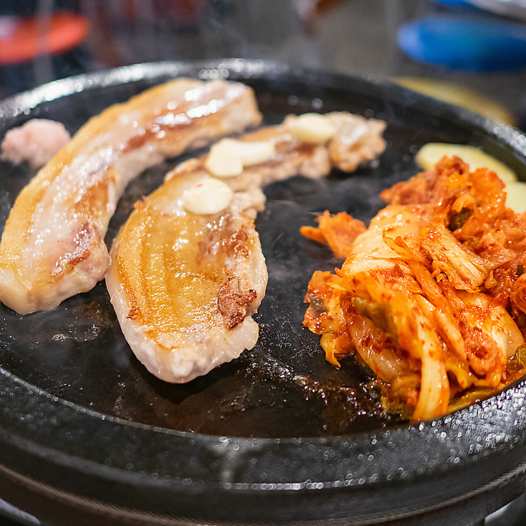 渋谷で韓国料理！サムギョプサル&チーズタッカルビ食べ放題！誕生日・女子会・ランチ・昼飲みに◎