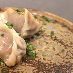 三鷹のバルで出会うラム肉とクミンの焼き餃子