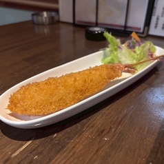 大きなエビの串揚げ
