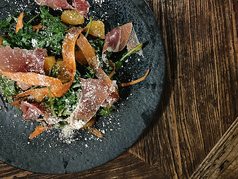 生ハムルッコラサラダ