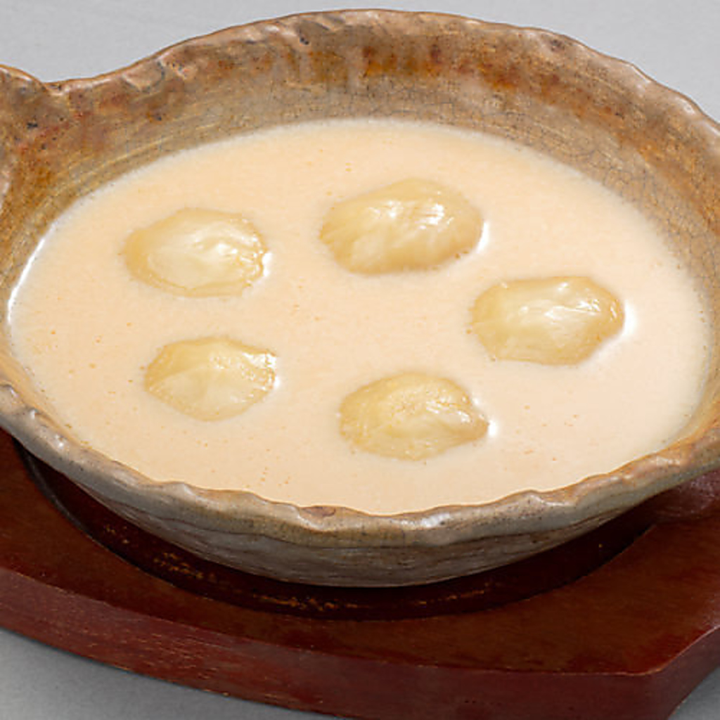 もっちもちな食感が◎餠米粉を使った生地で牛たんと野菜の餡を包んだ牛たん餠包(5個入)は660円(税込)