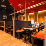 高い天井と広々とした店内が魅力的。清潔なフロアで気持ちよく、楽しい時間を！各種宴会も大歓迎！