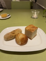 【パン】そら豆のパン / 白味噌と米粉のパン / ショウガのコンフィパン