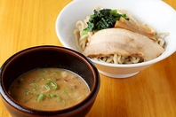 清潔感があり落ち着いた雰囲気で自慢のラーメンを満喫♪