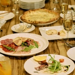 本格イタリアン＆飲み放題付のコースが人気♪もちろんピザも入っています！