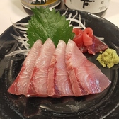 本格中華料理に加えて、お酒好きにはたまらない居酒屋メニューも豊富にご用意しています。新鮮な刺身などの海鮮料理、ジューシーな唐揚げ、珍しい馬刺しといった逸品料理が勢ぞろい。400円からと大変リーズナブルな一品料理ばかりなので、お気に入りのお酒と共に心ゆくまでご堪能いただけます。