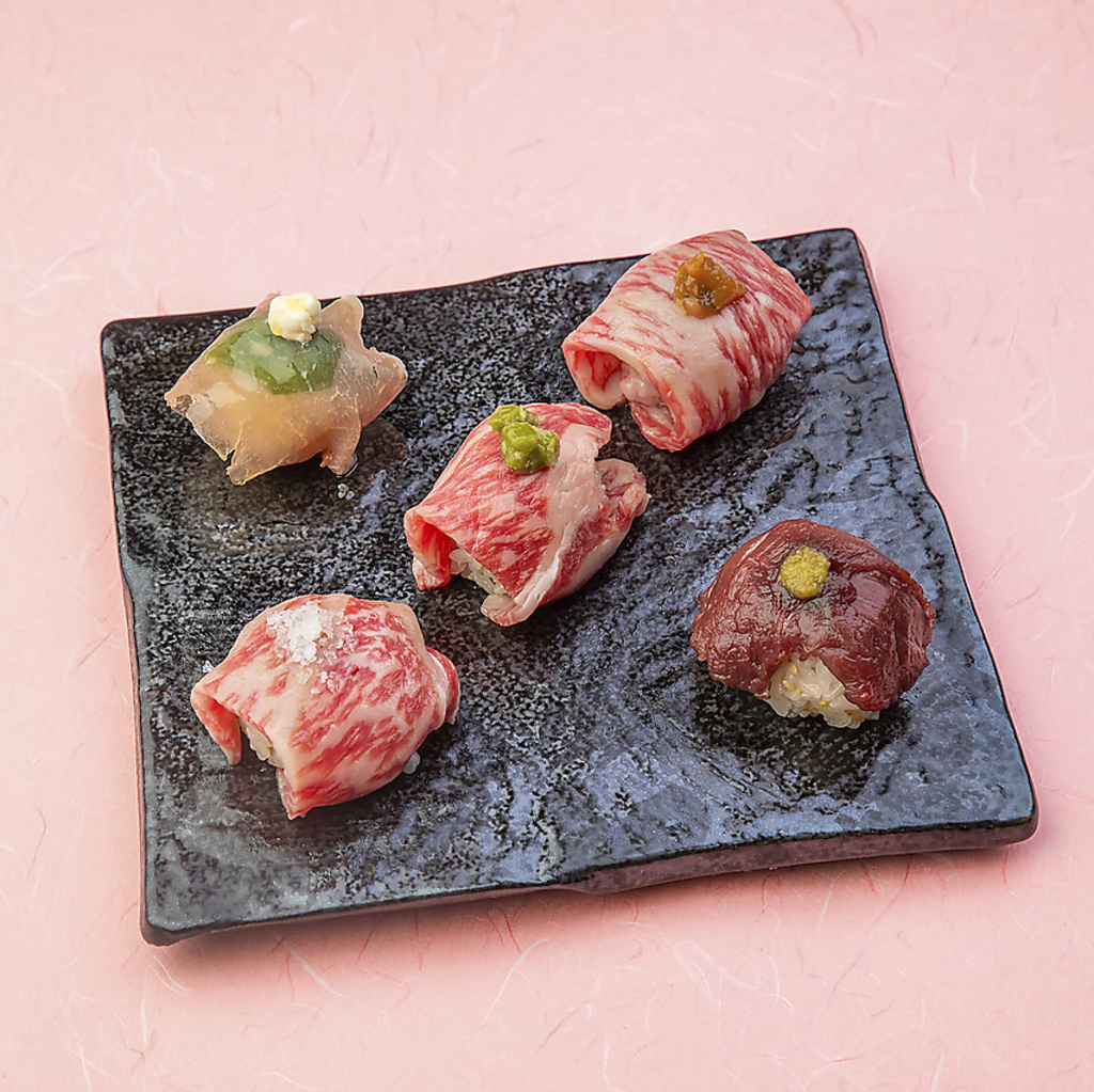 オーダーしたら、あなたの目の前で豪快に炙る演出！ぜひ、動画におさめて♪