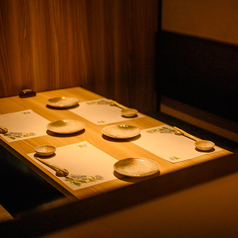 総席数<84席>の広々とした店内は、レイアウトも自由自在！2名様～団体様までご案内可能！貸切でのご予約も承っておりますので、お気軽にお問い合わせください。飲み放題付のお得なプランも多数ご用意しております。