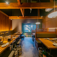 【大型宴会に最適な広々とした空間】