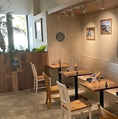 ALOHA CAFE Pineapple アロハカフェ パイナップル 西宮山口店の雰囲気3