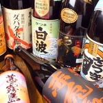 こだわりの焼酎や日本酒を豊富に取り揃えております！お酒に合う美味しい料理と一緒にご賞味ください