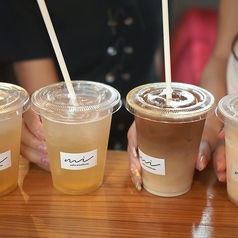 フルーツドリンク、珈琲、カフェオレを片手にお散歩