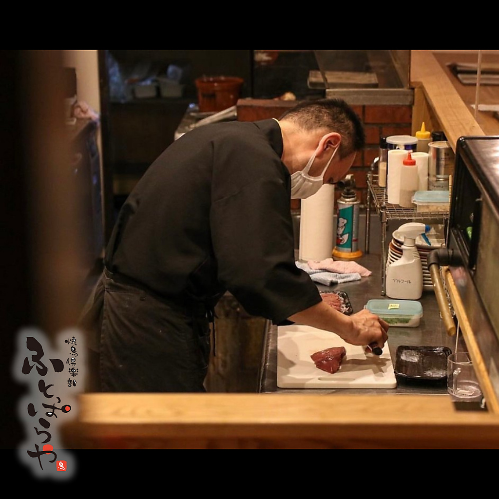 毎日の丁寧な仕込みと職人の技が、美味しさの秘訣。注文後のじっくり焼きと日替わりメニューも◎