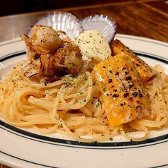 殻付きベビーホタテと焼きとうもろこしの醤油クリームパスタ