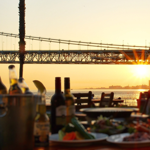 DINING ROOM IN THE MAIKO zeZg_ˁEq