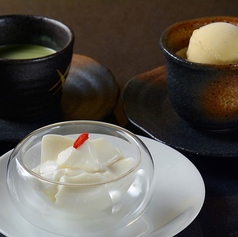 自家製デザート(西尾の抹茶のパンナコッタ、コーヒーゼリー~バニラアイスのせ~、とろける濃厚杏仁豆腐)