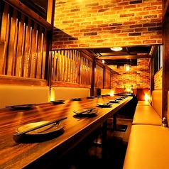 中規模の宴会にも対応可能な個室を用意しております◎扉付き個室になりますので、女子会・合コンでの宴会にもピッタリの空間に早変わりします。各種クーポンでお得に♪飲み放題付きコースはコスパ(本厚木/居酒屋/飲み放題/個室/焼き鳥/土鍋ご飯/牛タン/宴会/女子会/接待/誕生日/記念日/デート/飲み屋/人気/おすすめ/喫煙可)