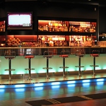 カウンターのみのご利用も可能。デートでのご利用や、ゆっくりとお酒を楽しみたい方におすすめ。