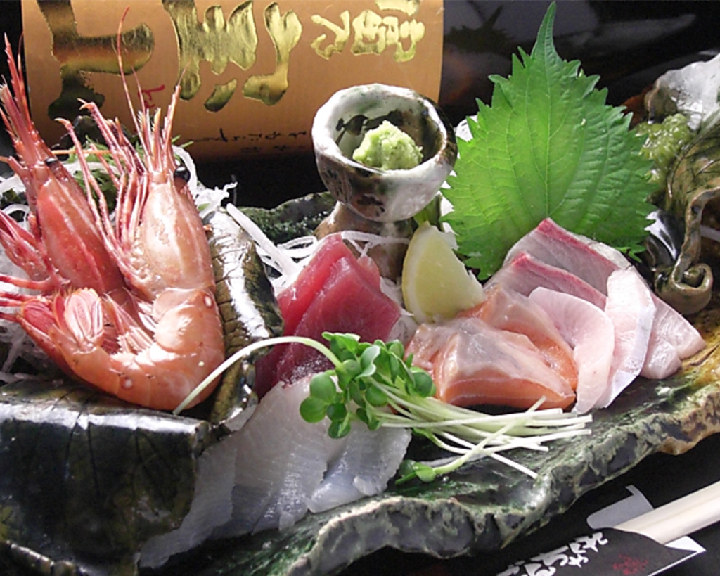 お刺身がおいしい鉄板居酒屋ごんちゃくれ、酒のあてが充実しています。