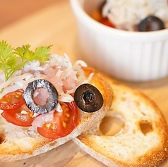しらすとトマトのブルスケッタ