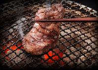 厚切り仙台牛タンの炭火焼き！