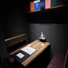 靴を脱がずに入れるテーブル席もございます!2名席、4名席をご用意!