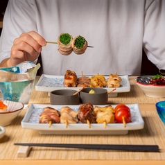 素材本来の味わいを楽しめる焼き鳥も自慢