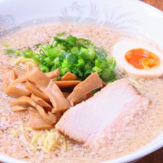 自慢の一杯は、背脂醤油！しっかり…でもあっさりの一杯