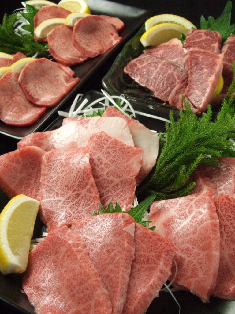 極上カルビ/極上ハラミ/上タン塩は10000円コースで味わえる！！