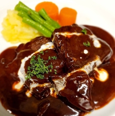 牛バラ肉の赤ワイン煮