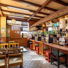 お一人様でも気軽にご来店いただけるカウンター席(一階フロアは禁煙となります)