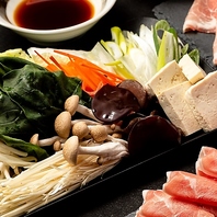 新鮮な野菜と種類豊富な薬味