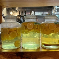 煮込み専用！？こだわりのクラフトレモンサワーで乾杯