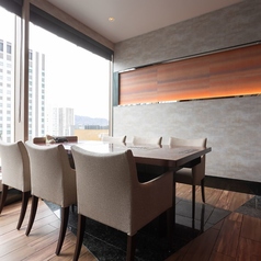 焼肉白李 福屋広島駅前店の雰囲気2