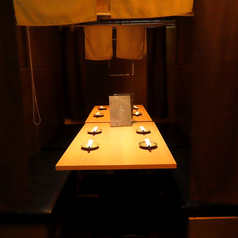 【半個室のテーブル席】落ち着いた雰囲気の店内★周りを気にせずご宴会をお楽しみ頂けます。