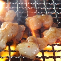 炭火の香ばしさが食欲をそそる七輪焼きで堪能する厳選肉