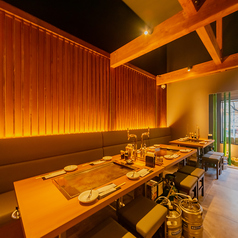 【2階テーブル席】各2－4名様席/最大20名様までご案内可能◎